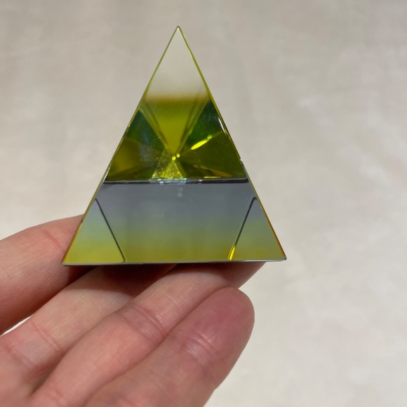 Crystal Pyramid - Picture 5 of 16